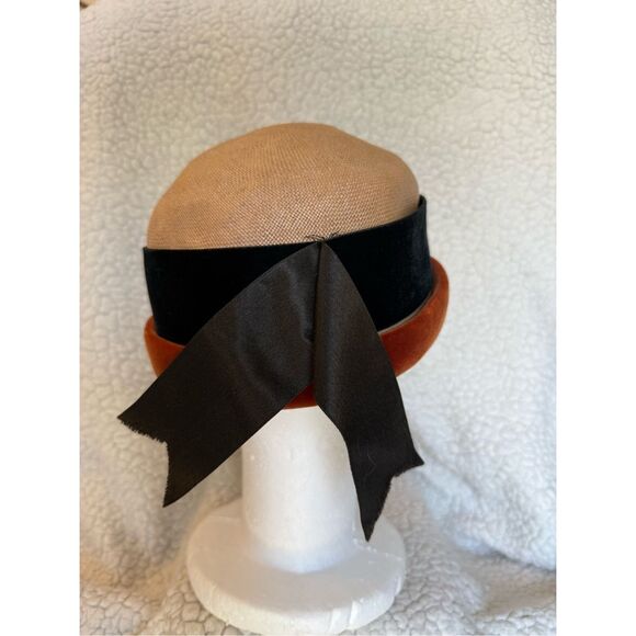 Jan Leslie Custom Designs - Picture 4 of 10